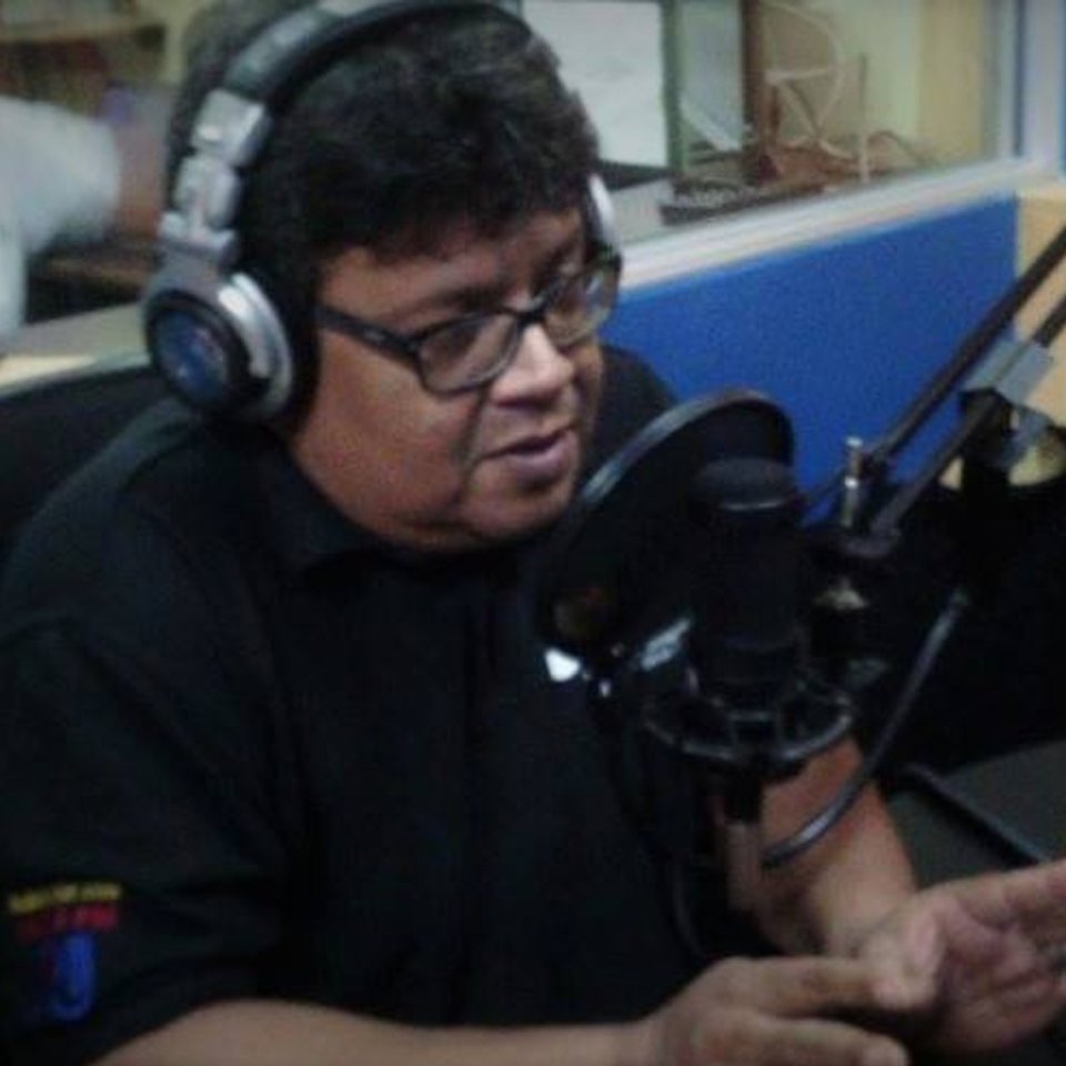 Carlos Pérez en la radio